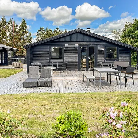 4 Bedroom Awesome In *